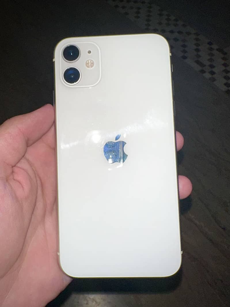 Iphone 11 For Sale. Condition 9/10 Factory Unlock Scom working 100% 0