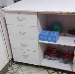 table pres counter and almari