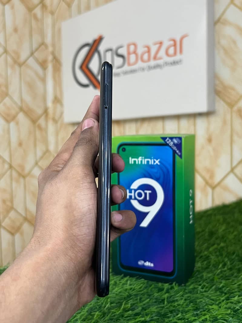 Infinix Hot 9 4gb Ram 128gb Storage with Box & Charger 2