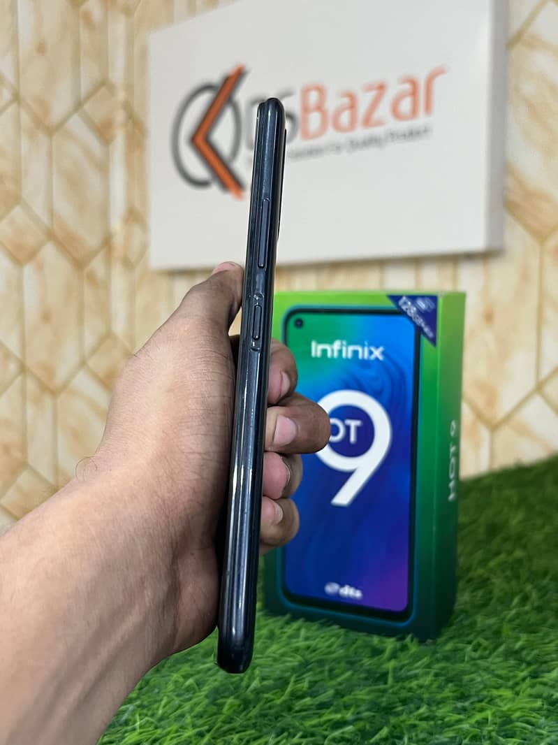 Infinix Hot 9 4gb Ram 128gb Storage with Box & Charger 3