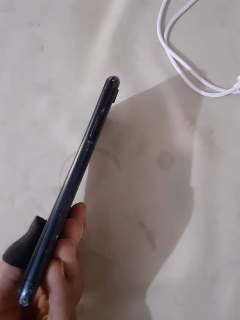 iPhone xr non pta factory unlock 1