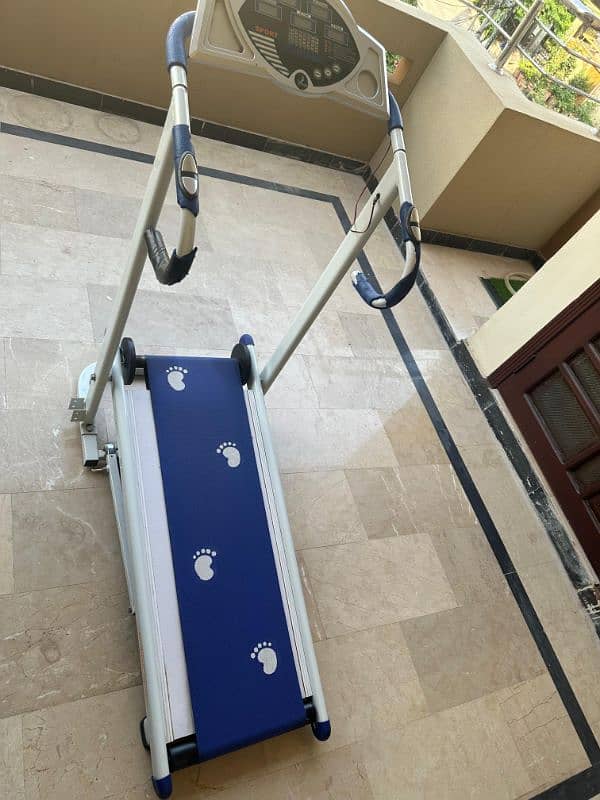 Manual Treadmill with Digital Meter 2