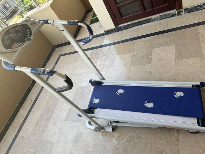Manual Treadmill with Digital Meter 3
