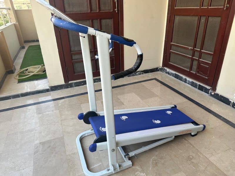 Manual Treadmill with Digital Meter 4