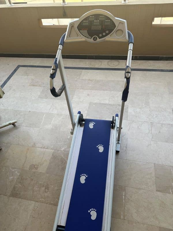 Manual Treadmill with Digital Meter 6
