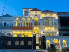 10 Marla House For Rent Prime Location.