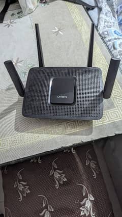 Linksys MR 8300 mesh router