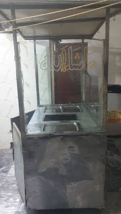 fries counter with 12 liter fryer