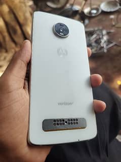 Moto Z4
