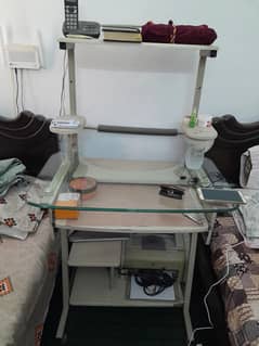 Glass top computer/laptop table