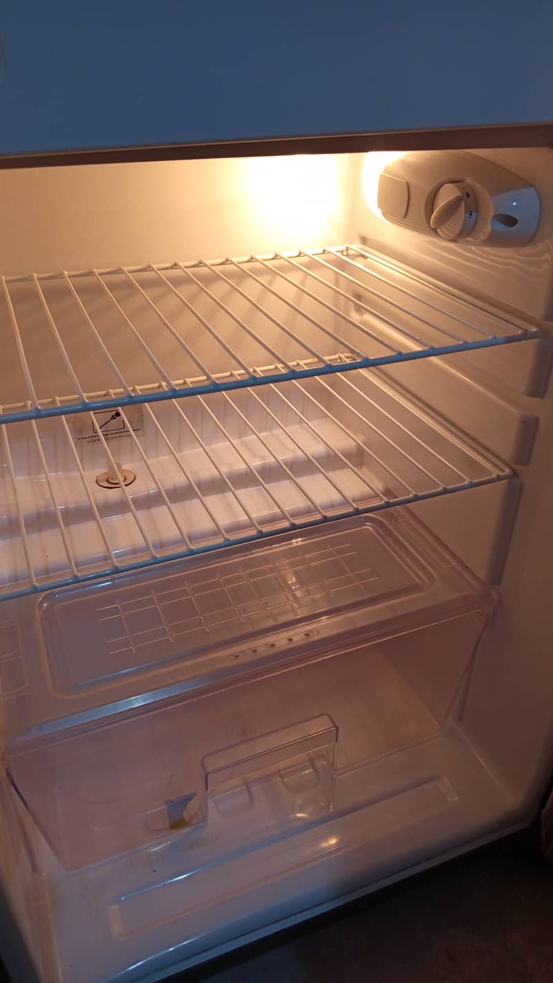 Downlance single door fridge ON Condation 8