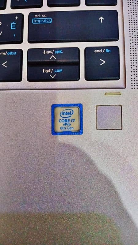 HP elite book core i7 gen 8 in 10/10 condition 7