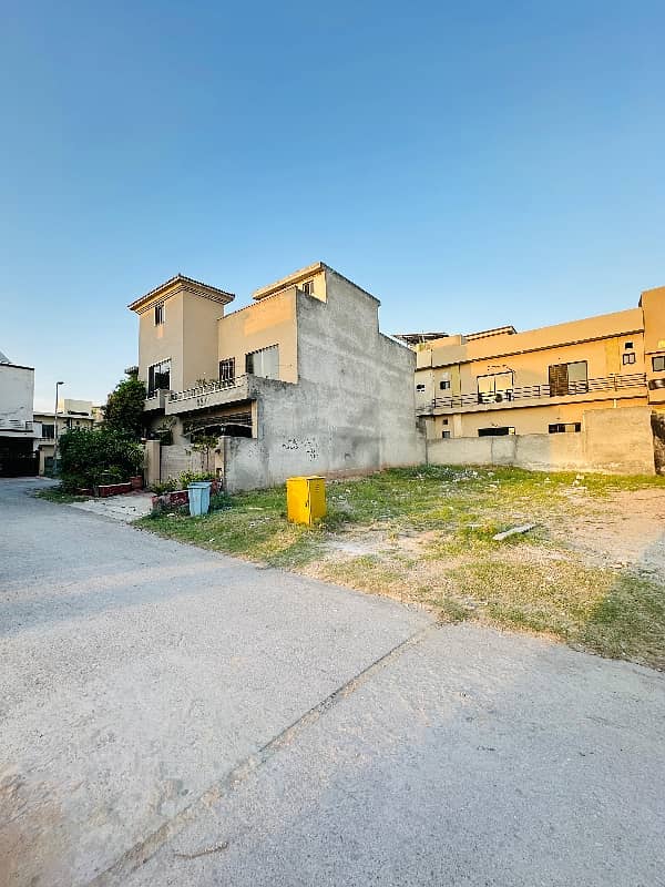 Solid Land Level Plot Prime Location 2