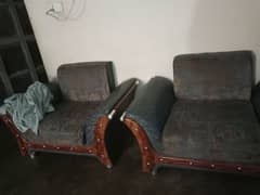 2 seater sofa set in normal condition
