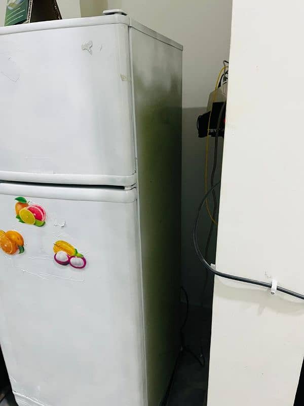 Pel Medium Size Refrigrator with Orignal Compressor in good Condtion 5
