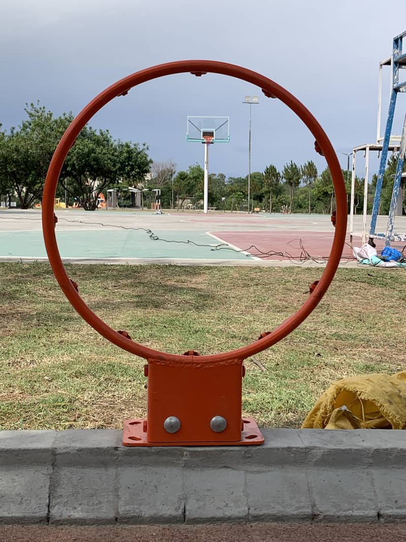 BASKETBALL RING & HOOPS 0