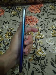 Infinix Hot 11 play 4/64gb  condition 10/9.5 genion set with box