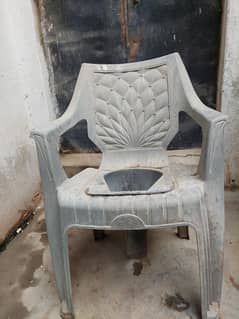 WASHROOM COMMODE CHAIR FOR ELDERLY/PATEIEN VERY COMFORTABLE JUST NEW