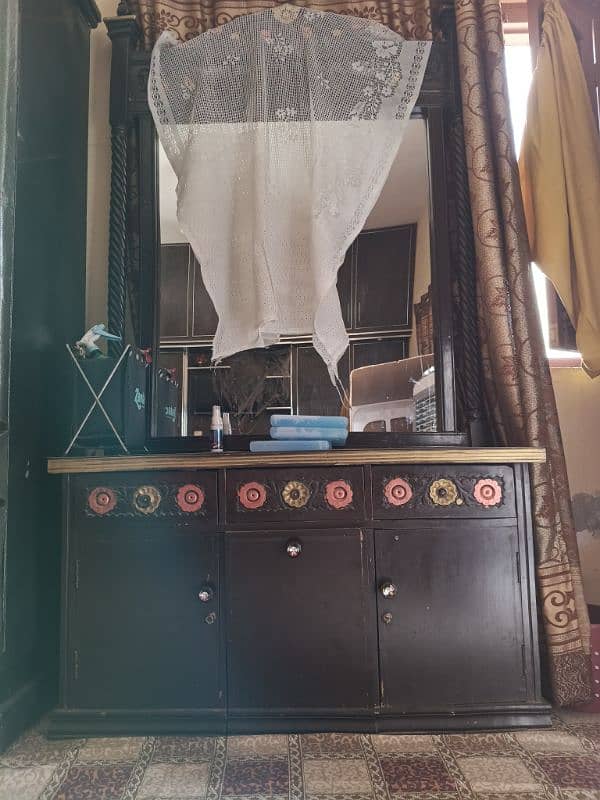 dressing table 0