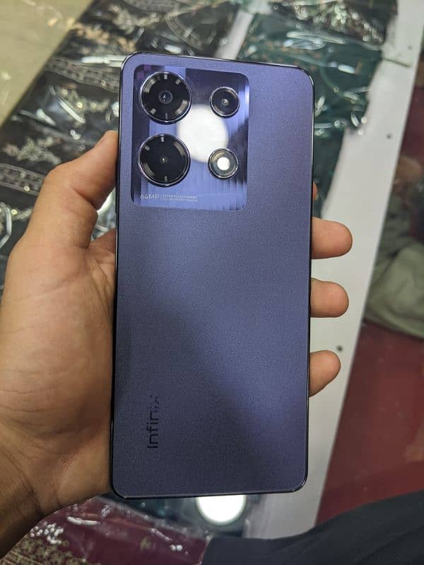 infinix note 30 8/256 10/10 condition 4