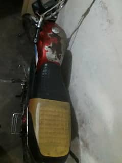 CD 70cc Bike ki Seat For Sale. Add. is. Ready. (. Rs. 1350)