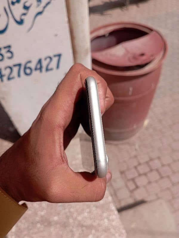 iPhone xr non pta factory unlock 4