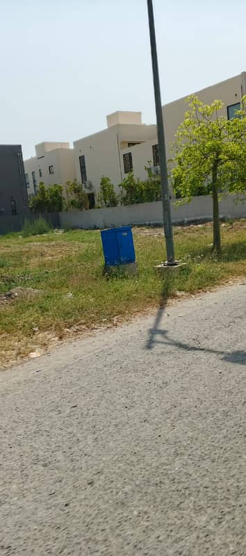 DHA PHASE 7 1 KANAL PLOT NO 610 FOR SALE IN P BLOCK 1