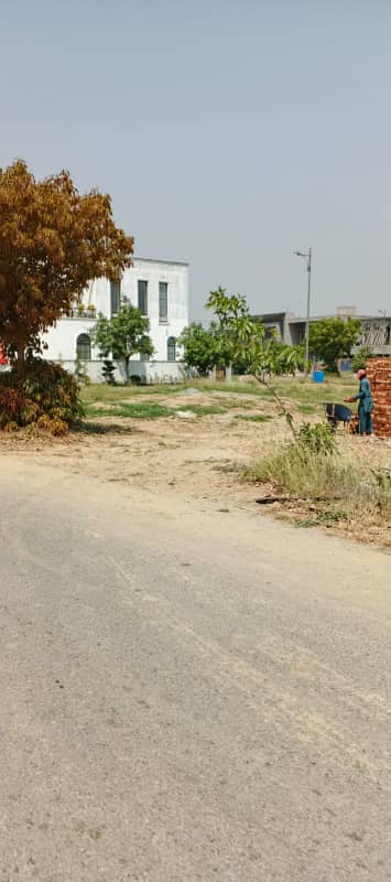 DHA PHASE 7 1 KANAL PLOT NO 610 FOR SALE IN P BLOCK 4