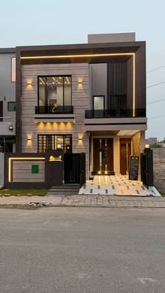 5 marla Brand New HOUSE For Rent In CC Block Bahria Town Lahore