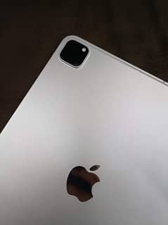 IPAD PRO 2020 4TH GEN 128GB 12.9 INCHES FOR URGENT SALE ME NO REPAIR