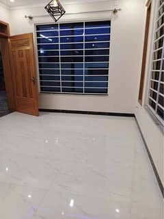 Size 30x60 Ground Portion For Rent In G-13