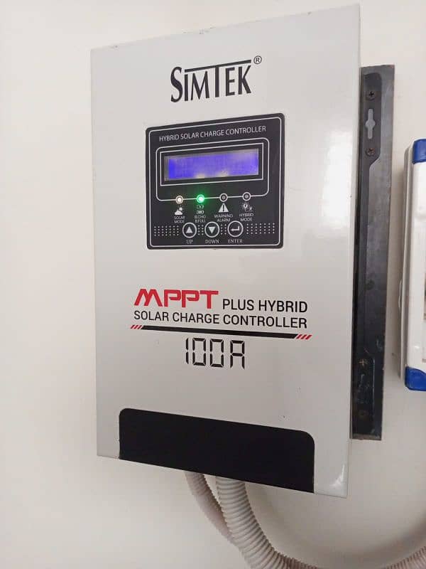 simtek mppt plus hybrid solar charge controller 100 Amp 1