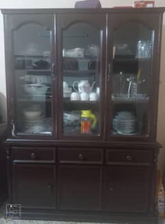 Show case in good condition
