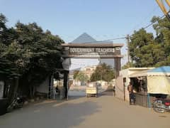 1000 Yards Residential Open Plot for Sale