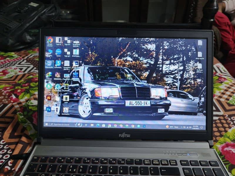 Fujitsu laptop i5 4th gen M processor high performance 1