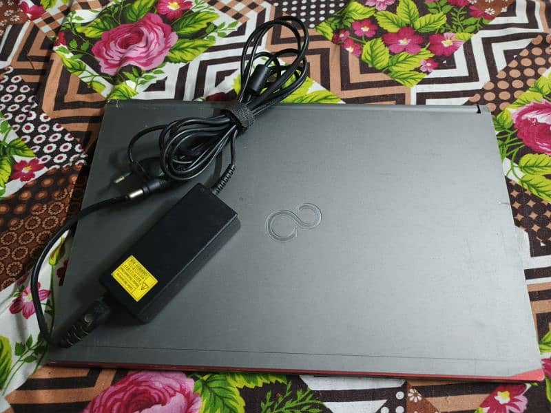 Fujitsu laptop i5 4th gen M processor high performance 3