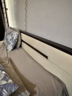Bed, dressing and TV console for urgent sale