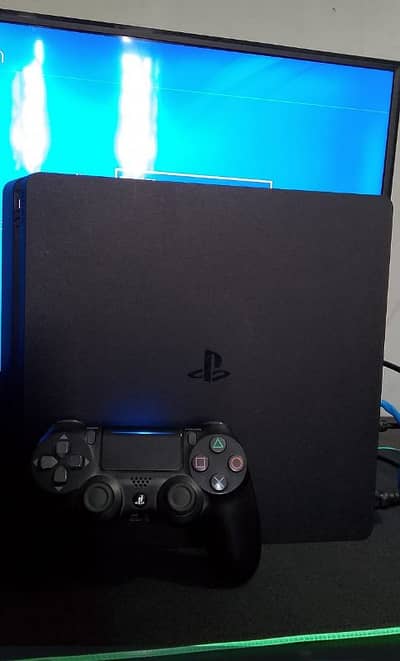 ps 4 slim with box