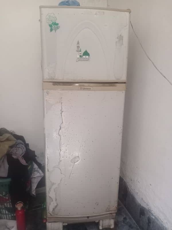 Dawlance large size frigde in orignl condition 0