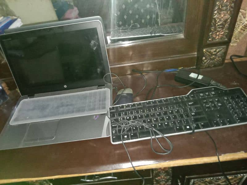 laptop with keyboard and mouse 2