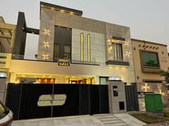 FACING PARK | MODERN DESIGN | 10 MARLA LUXURY HOUSE | HEART BLOCK OF BAHRIA TOWN LAHORE