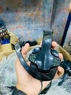 Single pin Headphone  With mic,  plastic body, Fresh foam