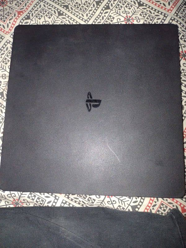PS4 Slim 500GB (Non Jail Break) Console with 2 Controller 1