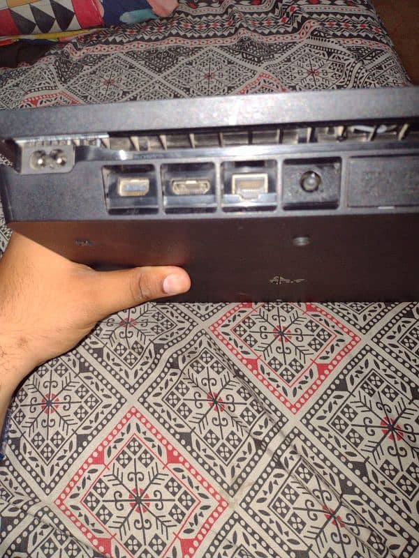 PS4 Slim 500GB (Non Jail Break) Console with 2 Controller 6