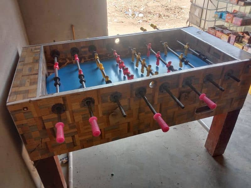 Gutt table good condition 3