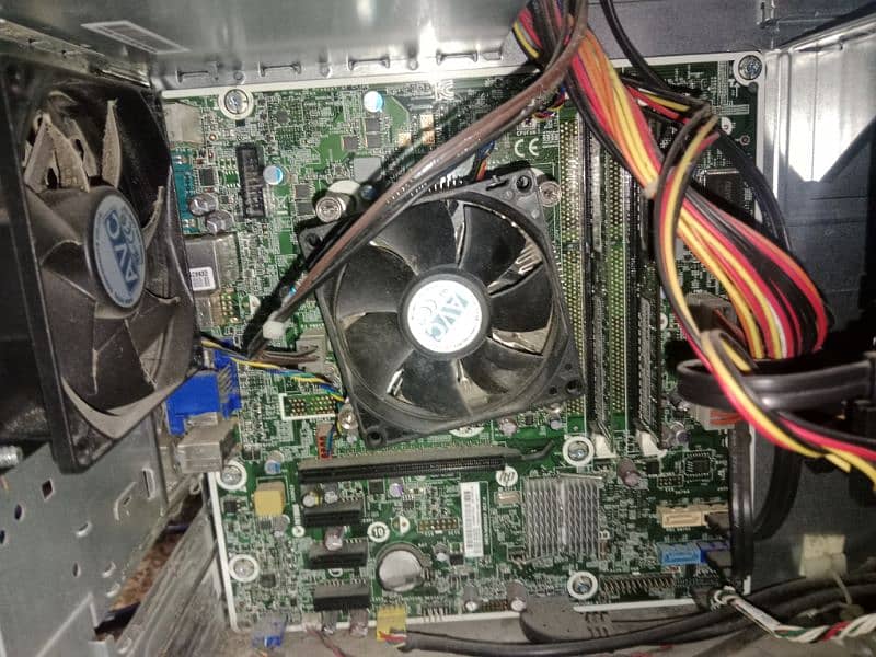 core i3 4 generation computer 2 months used 0