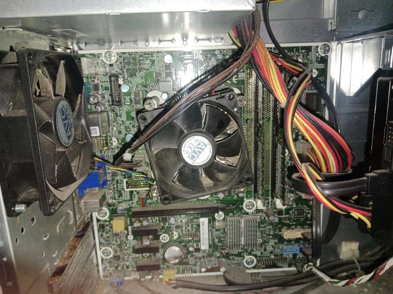 core i3 4 generation computer 2 months used 1