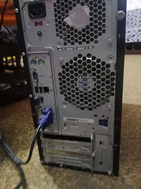 core i3 4 generation computer 2 months used 4
