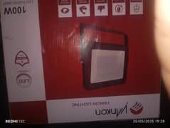100watt ki led light hai brand new 1year warranty