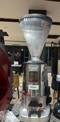 Coffee bean grinder